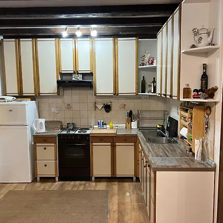 Mountain House 1984 Nyaraló